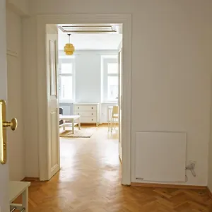 living-apartments-barnabitengasse.vienna-besthotels.com/
